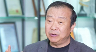 老外挺进娇妻的体内